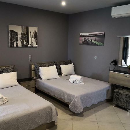 Aimilias Family Apartments เนอาวรัสนา ภายนอก รูปภาพ