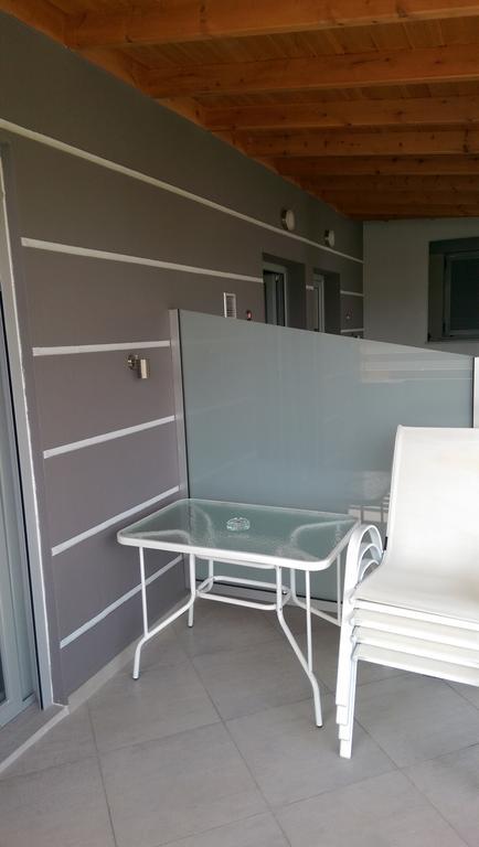 Aimilias Family Apartments เนอาวรัสนา ภายนอก รูปภาพ