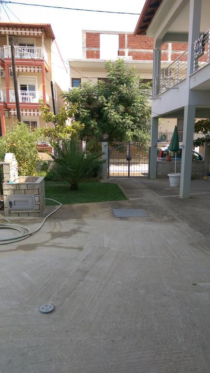 Aimilias Family Apartments เนอาวรัสนา ภายนอก รูปภาพ