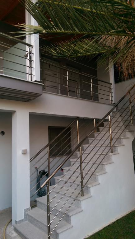 Aimilias Family Apartments เนอาวรัสนา ภายนอก รูปภาพ