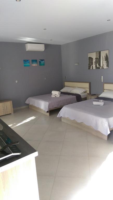 Aimilias Family Apartments เนอาวรัสนา ภายนอก รูปภาพ