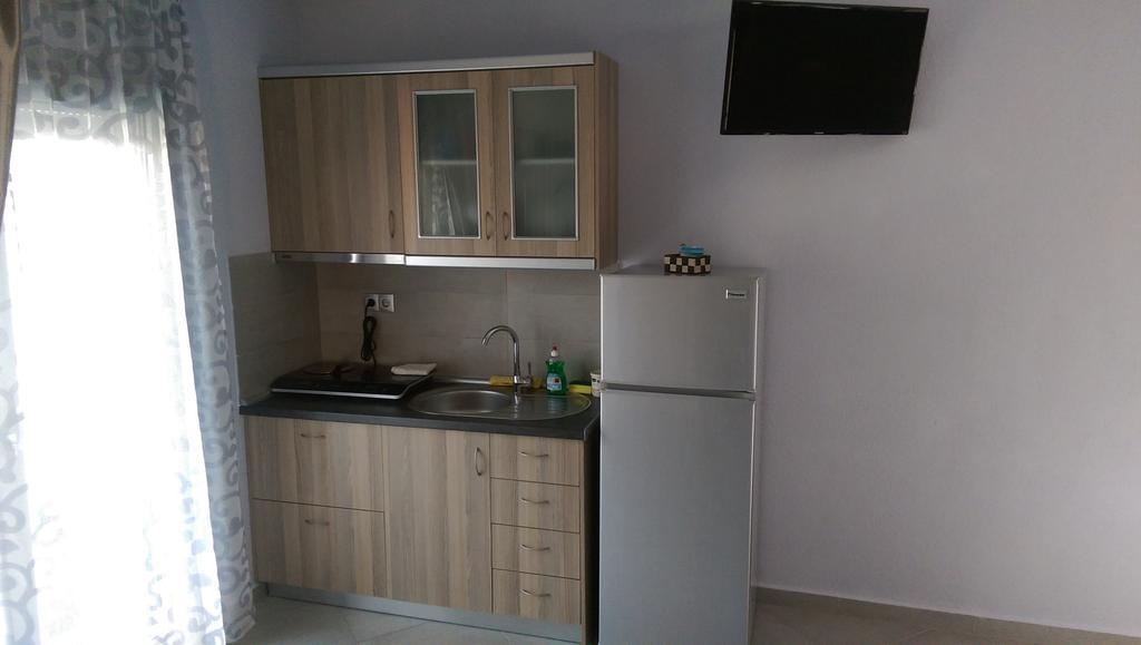 Aimilias Family Apartments เนอาวรัสนา ภายนอก รูปภาพ