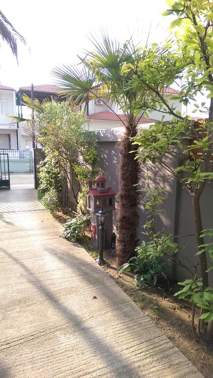 Aimilias Family Apartments เนอาวรัสนา ภายนอก รูปภาพ