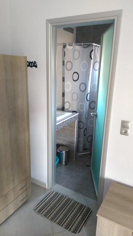 Aimilias Family Apartments เนอาวรัสนา ภายนอก รูปภาพ