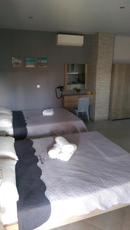 Aimilias Family Apartments เนอาวรัสนา ภายนอก รูปภาพ