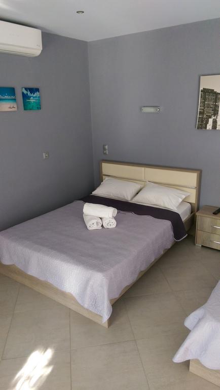 Aimilias Family Apartments เนอาวรัสนา ภายนอก รูปภาพ